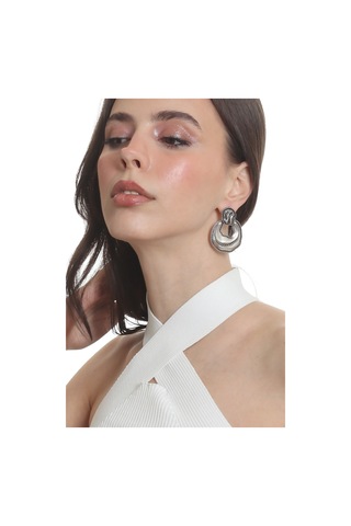 Labalaba Kadın Yaprak Dokulu Çivili Model Çanta Formlu Küpe - Gümüş Antrasit