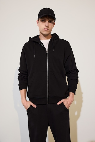 Defacto Relax Fıt Kapüşonlu İçi Yumuşak Tüylü Kalın Kumaş Fermuarlı Sweatshirt D7599ax26aubk81 Siyah-bk81