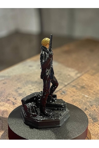 Resident Evil Leon S Kennedy Savaş Alanı Tasarım Koleksiyonluk Figür Heykel 15 Cm