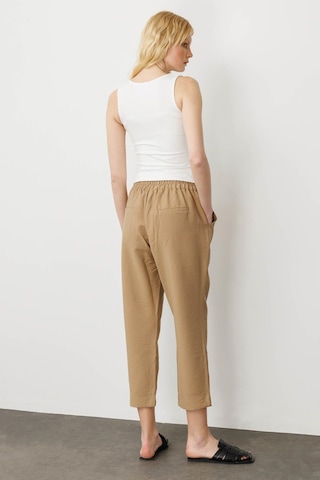 Kadın Beli Lastikli Yan Cepli Havuç Kesim Keten Pantolon Camel Camel