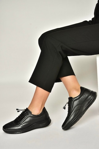 Fox Shoes Y999255803 Siyah Hakiki Deri Kadın Spor Ayakkabı Sneakers Siyah