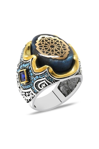 Turkuaz Kehribar Üzeri Anadolu Motifli Yanları Gravür İşlemeli 925 Ayar Gümüş Erkek Yüzük