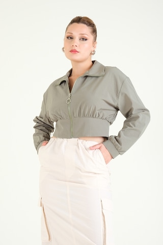 Giyim Dünyası Kadın Paraşüt Crop Mont Haki 001