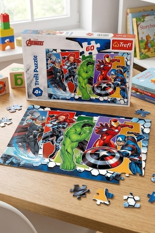 Trefl Avengers Puzzle 60 Parça Lisanslı - 4 Yaş Üzeri Eğitici Çocuk Yapboz Oyuncak 33x22 Cm