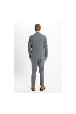 AC&Co / Altınyıldız Classics Erkek Koyu Grı Slim Fit Dar Kesim Kırlangıç Yaka Çizgili Kapak Cepli Esnek Takım Elbise Koyu Gri