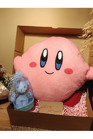 Kutulu Hediye Seti / Kirby Yastık 30cm, Ayıcık Anahtarlık Ve Kalp Şeklinde Tüllü Kutu