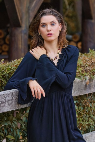 Yakası Lastikli İspanyol Kol Kışlık Elbise Siyah