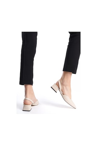 Kadın Sivri Burun Arkası Açık Klasik Topuklu Ayakkabı Ten
