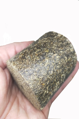Sazan Balık Avı Delikli Silindir Ayçiçek Küspesi 140 Gr 16 Adet
