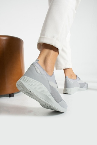 Buz - Gri Anatomik Esnek Taban Slip-on Spor Ayakkabı Günlük Sneaker Buz - Gri
