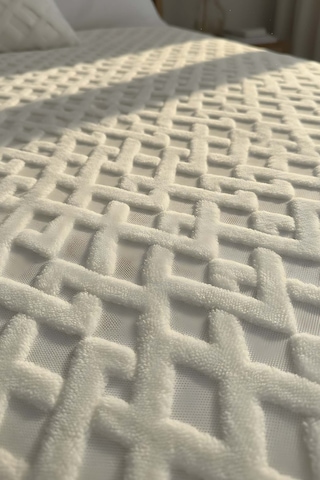 Leona Jakarlı Raşel Geometrik Çift Kişilik Punch Yatak Örtüsü Krem