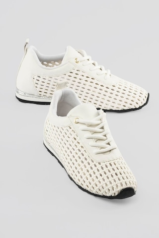 Mubiano Kadın Sneaker Örgülü Gümüş Detaylı Bağcıklı Spor Ayakkabı Nessa Beyaz Beyaz