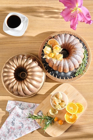 Karaca Cake Pro Lina Döküm Kek Kalıbı Gold 25,5 cm