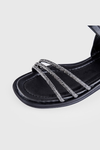Suins Laura Kadın Taşlı Sandalet Siyah
