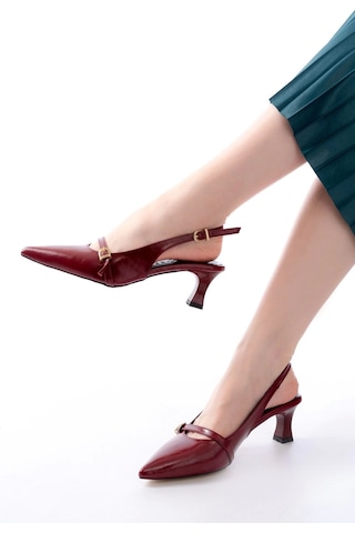 H-470 Bordo Rugan Baret Tokalı Arkası Açık Günlük Kadın Sandalet Bordo