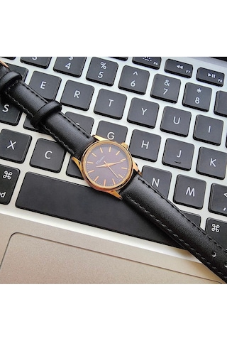 Retro Kadın Kol Saati, Vintage Minimal, Rose Gold Renk, Çizgili Kadran, Koyukahverengi Kordon Rose Gold Siyah Kordon Altın