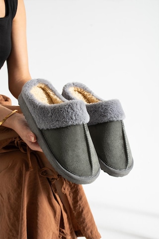 Unisex Peluşlu Ev Terliği Füme