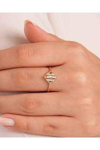 Debora Jewelry 14 Ayar Altın Geometrik Baget Beyaz Taşlı Yüzük
