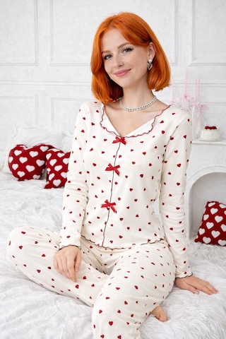 Burcumay Kadın Fiyonk Detaylı Kalpli Uzun Kol Sevgiliye Hediye Pijama Ekru
