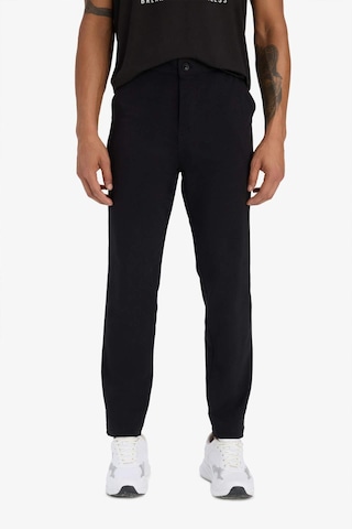 DeFactoFit Slim Fit Dar Kesim Çift Cepli Standart Paça Esnek Multifonksiyonel Sporcu Jogger D7808AX25SPBK81