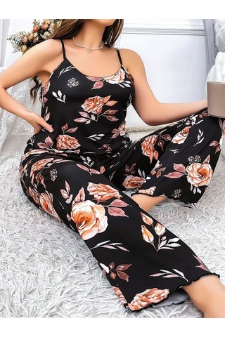 Majeur Closet Büyük Beden Siyah Üstüne Çiçek Desenli İnce Askılı 2'li Pijama Takımı