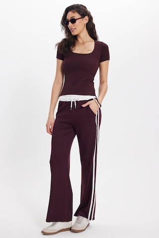 Tudors Kadın Slim Fit Dar Kesim Modal Kumaş Yumuşak Dokulu Pamuklu Kare Yaka Kısa Kollu Mürdüm Tişört-50701