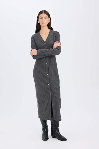 DeFacto Bodycon Vücudu Saran Basic Düz V Yaka Düğmeli Fitilli Kaşkorse Midi Uzun Kollu Elbise B3261AX24WNAR208 Antrasit