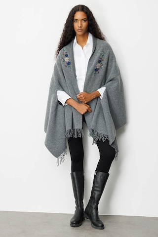 Kadın Yakası İşlemeli Koldan Geçmeli Büyük Yün Panço Füme Füme