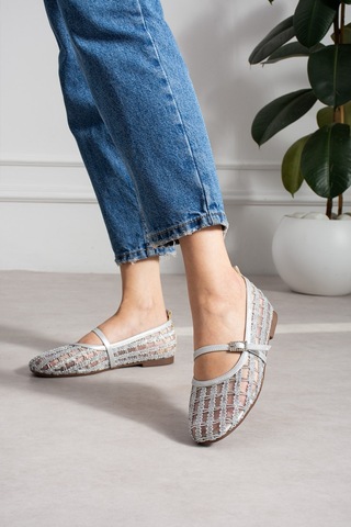 Dabab Shoes Rıvena Kadın Gümüş Tül Üzeri Nakış Detaylı Kare Burun Üstten Bantlı Düz Taban Mary Jane Babet