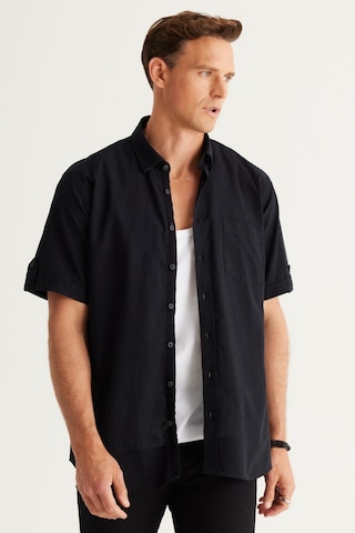 AC&Co / Altınyıldız Classics Erkek Siyah Comfort Fit Düğmeli Yaka %100 Pamuk Flamlı Kısa Kollu Casual Gömlek 4A2022200132SYHXXL Siyah