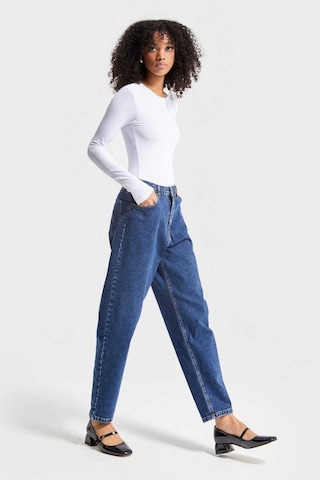 Mavi Likralı Kumaş Mom Fit Denim Pantolon Mavi