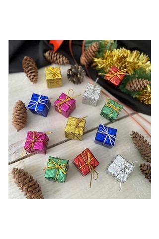 12'li Hediye Paketi Şeklinde Renkli Yılbaşı Ağacı Süsü