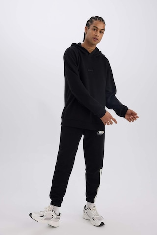 DeFactoFit NBA Boston Celtics Jogger Eşofman Altı Standart Fit Beli Bağcıklı Cepli Lastikli Paça D1562AX24WNBK81 Siyah