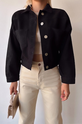 Siyah Çift Cepli Crop Yıkamalı Denim Ceket Bcdf-235401 Çok Renkli