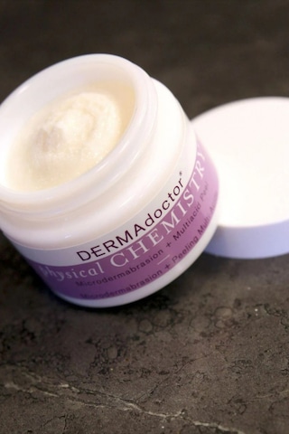 Dermadoctor Physical Chemistry Çift Etkili Yüz Peelingi 50 Ml, Mikrodermabrazyon & Çok Asitli Peeling