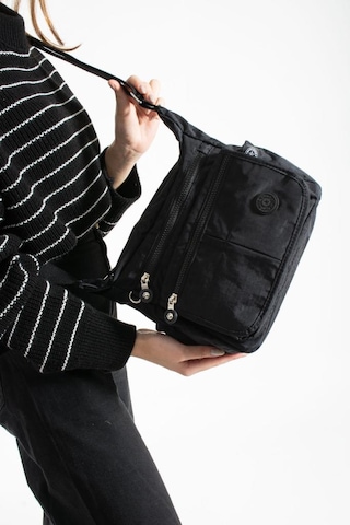 Baginn Klinkır Kadın Postacı Çanta Çok Cepli Kapaklı Model 30 20 Cm Su İtici Çapraz Askılı Postacı Çanta Siyah