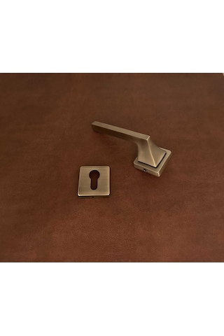 Karo Mat Antik Sarı Kare Rozetli Zamak Çelik Kapı Kolu Sol Basar Tek Yön