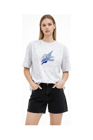 Tarzyeri Kadın Asit Yıkamalı Oversize Tişört Bisiklet Yaka Kısa Kol T-shirt - Beyaz Çok Renkli