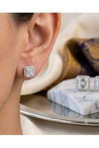 Kadın Moissanite Kare Taş Ve Etrafı Sıralı Taş Detay Gümüş Küpe