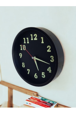 Fosforlu Gece Görünen Siyah Duvar Saati Çap 22 Cm Camsız K1 Siyah