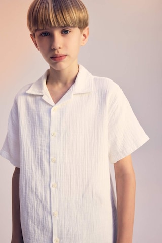 DeFacto Erkek Çocuk Oversize Geniş Kalıp Polo Yaka Müslin Kısa Kollu Gömlek W3239A625HSWT34