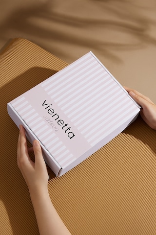 Lüks Kutulu Saten Pijama Takımı Dantel Kollu, Uzun Kollu, Kore İpeği Dokulu, Çeyizlik Hediye Seçeneği Leopar