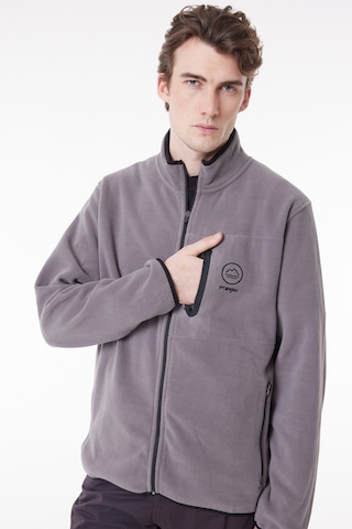 Wrangler All Terrain Gear -x- Regular Fit Normal Kesim Soğuk Geçirmez Fermurlı All Terrain Gear Erkek Gri Polar Sweatshirt Ceket W222579035