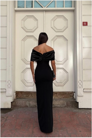 DefyModa Kadın Minimal Esnek Saten Kumaş Carmen Yaka Yırtmaçlı Abiye Elbise Siyah