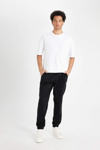 DeFacto Regular Fit Eşofman Altı Cepli Basic Düz Beli Bağcıklı Lastikli Paça D4416AX24AUBK81