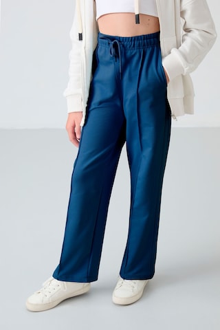 Tommy Life Parlament Cepli Ön Dikiş Detaylı Geniş Paça Kız Çocuk Eşofman Altı -75144 Mavi