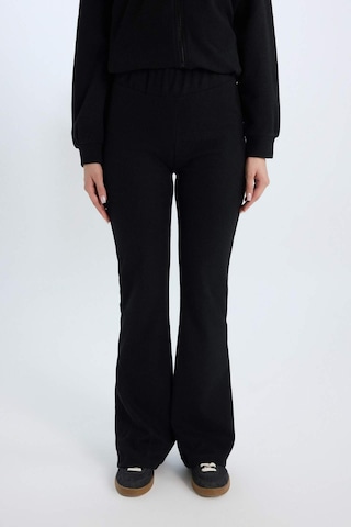DeFacto Wide Leg Geniş Paça Esnek Belli Uzun Boy Pantolon E4387AX24WNBK81 Siyah