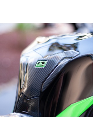 Kawasaki Zx-6r 2025 İle Uyumlu Kaydırmaz 6d Karbon Ve Şeffaf 10 Parça Tank Pad Seti Gc68 Siyah Motor KARBON