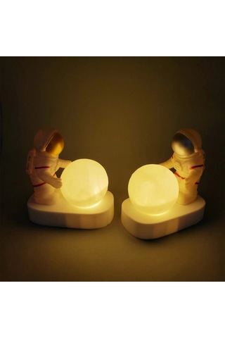 Astronot Masa Lambasi Renkli