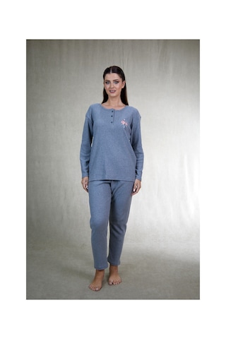 Estiva Kadın Nakış İşlemeli Patlı İnterlok Şardonlu Pijama Takımı Gri Estiva Kadın Nakış İşlemeli Patlı İnterlok Şardonlu Pijama Takımı Gri